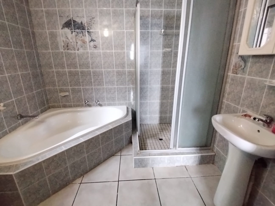 3 Bedroom Property for Sale in Kosmos North West